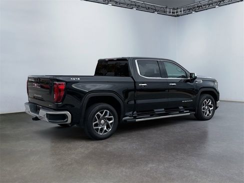 Used 2022 GMC Sierra 1500 SLT w/ SLT Premium Plus Package image 3