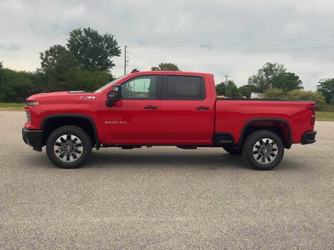 New 2026 Chevrolet Silverado 2500 Custom w/ Z71 Off-Road Package AWD/4WD image 3