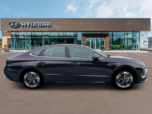 New 2026 Hyundai Sonata SEL FWD image 9