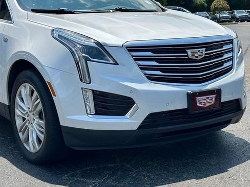 Used 2017 Cadillac XT5 Premium Luxury AWD/4WD image 2