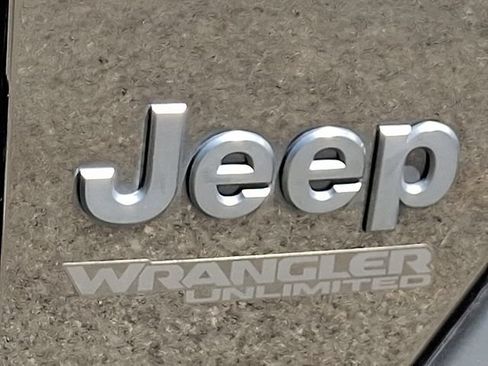 Used 2021 Jeep Wrangler Unlimited Sport AWD/4WD image 28