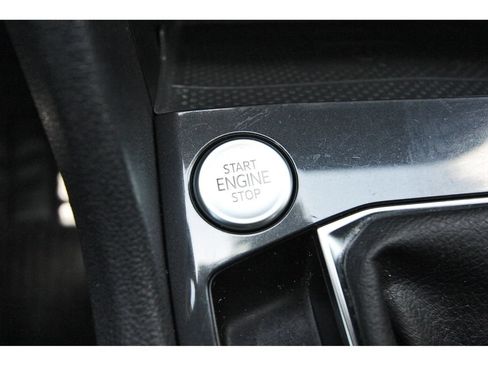 Used 2022 Volkswagen Tiguan SE AWD/4WD image 32
