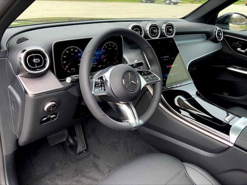 Certified 2025 Mercedes-Benz GLC 300 4MATIC image 9