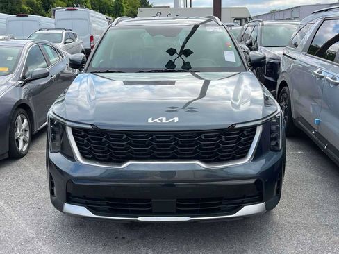 Used 2024 Kia Sorento S FWD image 3