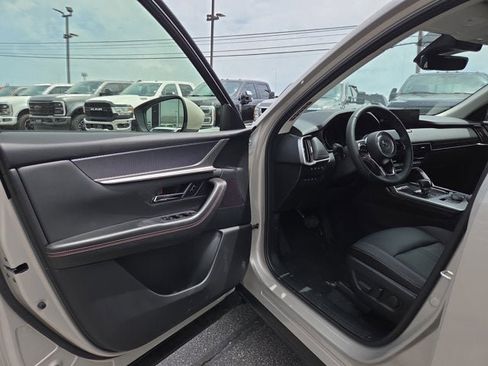 Used 2026 MAZDA CX-90 3.3 Turbo w/ Preferred Package AWD/4WD image 7