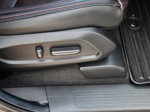 Used 2025 Honda Pilot Black Edition image 35