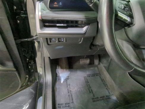 Certified 2024 Cadillac XT4 Premium Luxury image 17