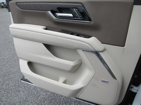 Used 2026 GMC Yukon Denali w/ Sun & Power Step Package RWD image 20