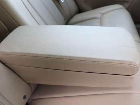 Used 2006 Cadillac DTS Luxury II w/ Sun And Sound Package image 32