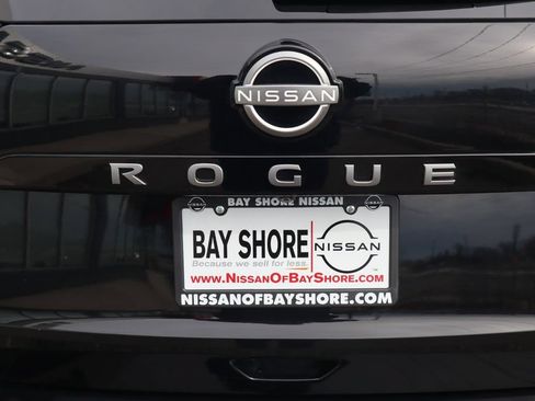 Certified 2025 Nissan Rogue SV AWD/4WD image 34