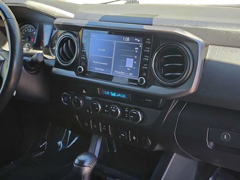 Used 2021 Toyota Tacoma TRD Off-Road w/ Technology Package AWD/4WD image 19