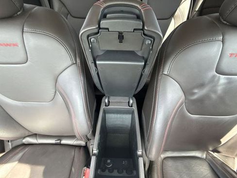 Used 2014 Jeep Cherokee Trailhawk w/ Technology Group AWD/4WD image 21