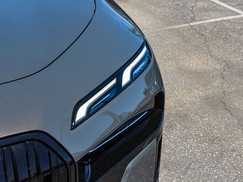Certified 2023 BMW 740i RWD image 10