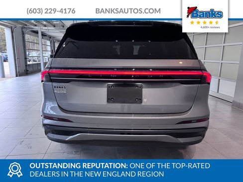 Used 2024 Lincoln Nautilus Reserve w/ Equipment Group 202A image 6