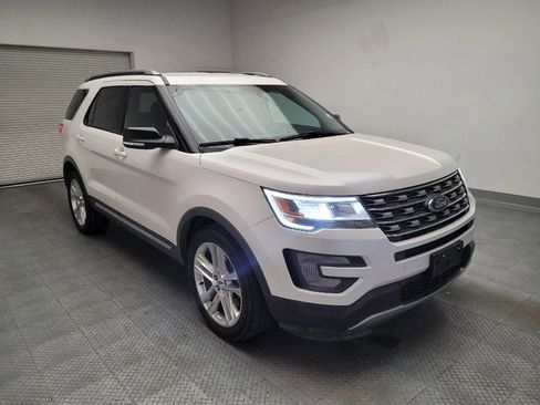 Used 2017 Ford Explorer XLT w/ Equipment Group 201A FWD image 13