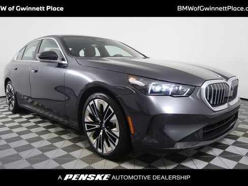 Certified 2025 BMW 530i image 1