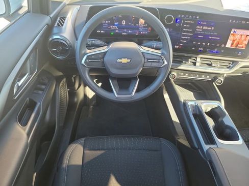 Certified 2025 Chevrolet Equinox EV LT image 14