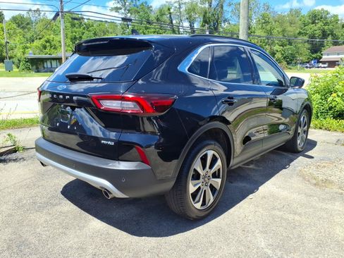 Used 2024 Ford Escape Platinum AWD/4WD image 2