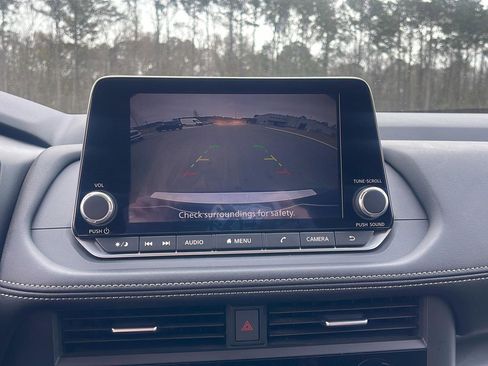 Used 2024 Nissan Rogue SV image 18