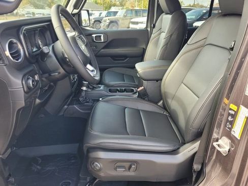 New 2026 Jeep Wrangler Unlimited Sahara AWD/4WD image 5