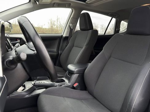 Used 2017 Toyota RAV4 XLE image 15
