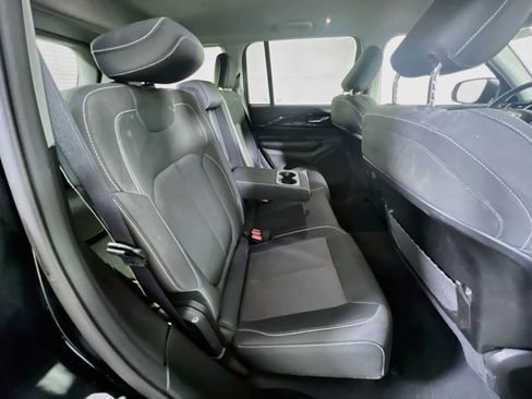 Used 2023 Jeep Grand Cherokee Laredo w/ Luxury Tech Group I image 25