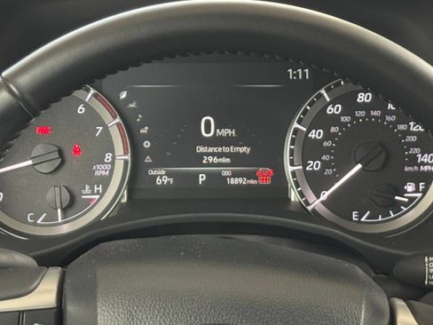 Used 2025 Toyota Highlander LE FWD image 43