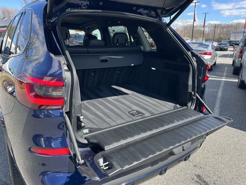 Used 2022 BMW X5 M50i w/ Executive Package image 26