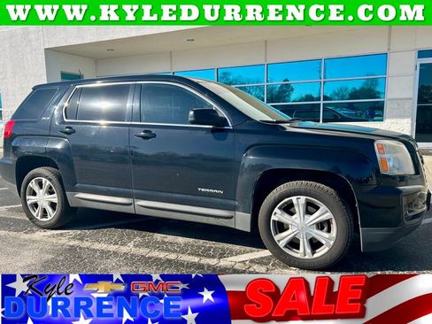 Used 2017 GMC Terrain SLE image 1