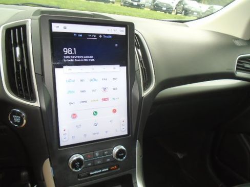 Used 2024 Ford Edge SEL w/ Convenience Package AWD/4WD image 16