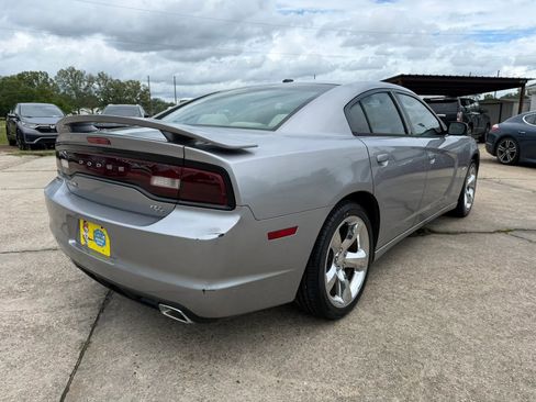 Used 2011 Dodge Charger R/T w/ Wheels & Tunes Group RWD image 5
