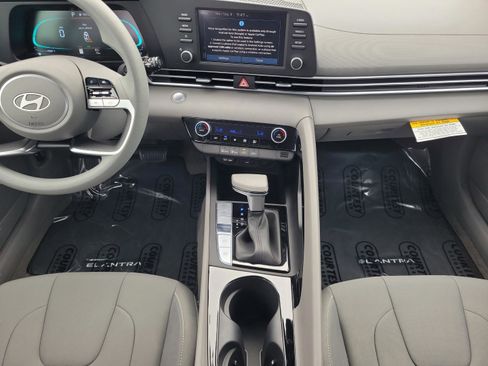 New 2025 Hyundai Elantra Blue image 12