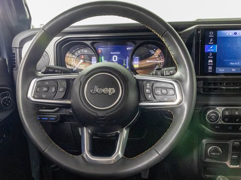 Used 2024 Jeep Wrangler Unlimited Sahara AWD/4WD image 30
