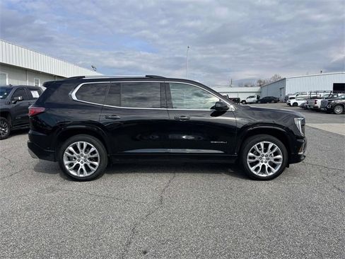 Used 2024 GMC Acadia Denali w/ Super Cruise Package image 2