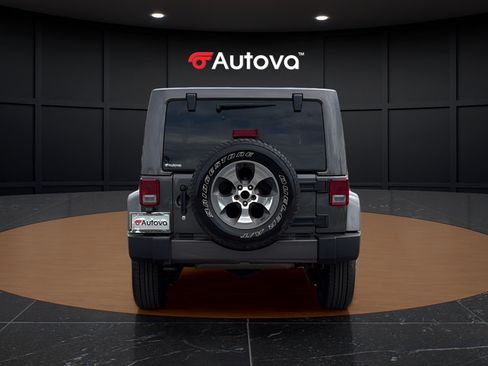 Used 2017 Jeep Wrangler Unlimited Sahara w/ Connectivity Group AWD/4WD image 4