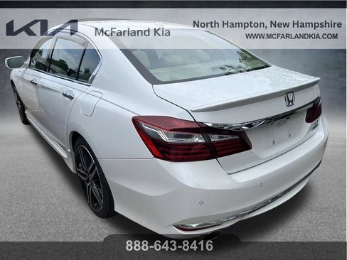 Used 2016 Honda Accord Touring image 4