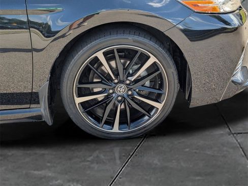 Used 2020 Toyota Camry XSE image 6