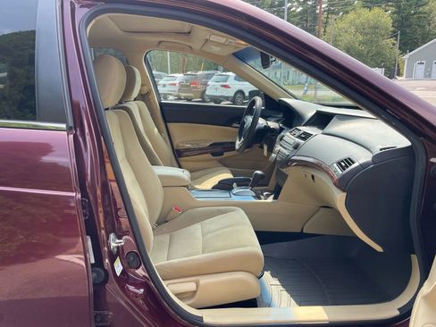 Used 2012 Honda Crosstour EX image 9