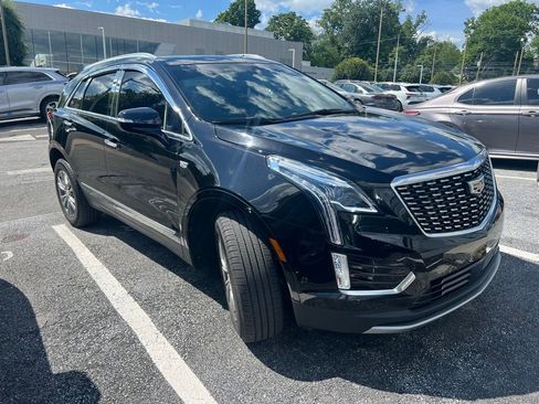 Used 2022 Cadillac XT5 Premium Luxury w/ Technology Package AWD/4WD image 2