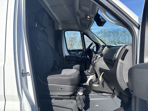 New 2025 RAM ProMaster 2500 w/ Quick Order Package 22G SLT image 9