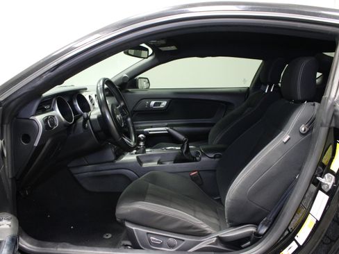 Used 2019 Ford Mustang GT RWD image 15