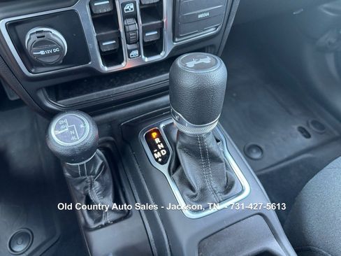 Used 2025 Jeep Wrangler Sport image 45