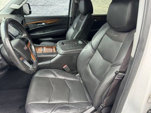 Used 2016 Cadillac Escalade 2WD image 7