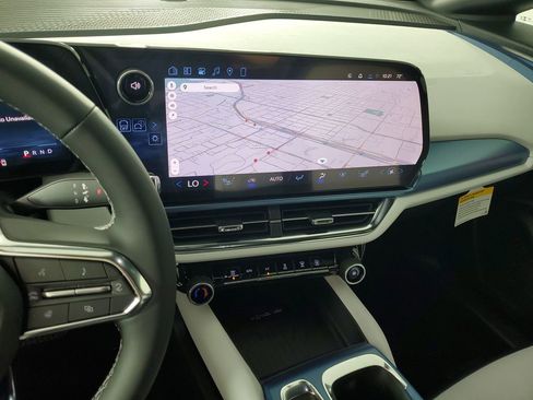 New 2026 Chevrolet Equinox EV LT image 16