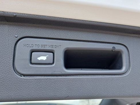 Used 2025 Honda Pilot EX-L image 30