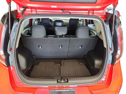 Certified 2024 Kia Soul LX FWD image 25
