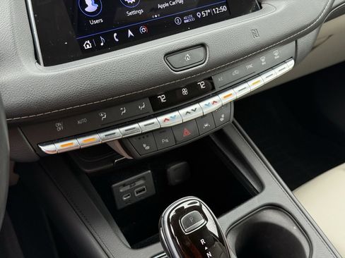 Used 2020 Cadillac XT4 Premium Luxury w/ Technology Package image 33