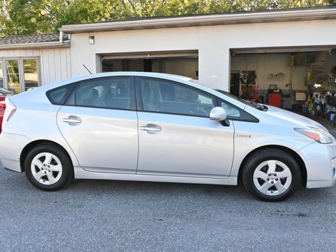 Used 2010 Toyota Prius One image 9