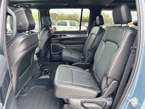 New 2026 Jeep Grand Wagoneer 4WD image 28