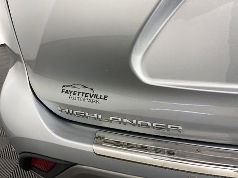 Used 2022 Toyota Highlander Platinum AWD/4WD image 21